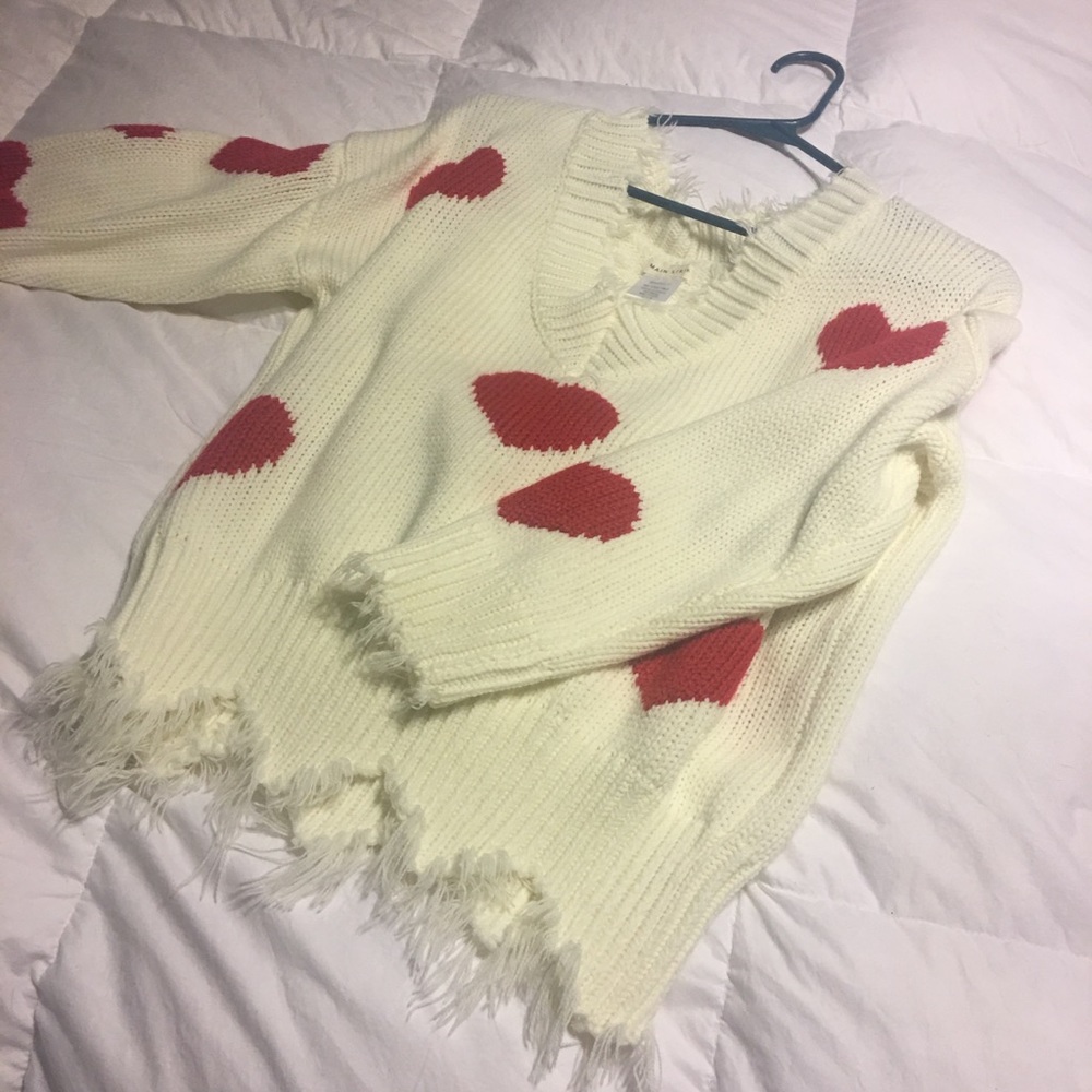 Small rugged heart Sweater